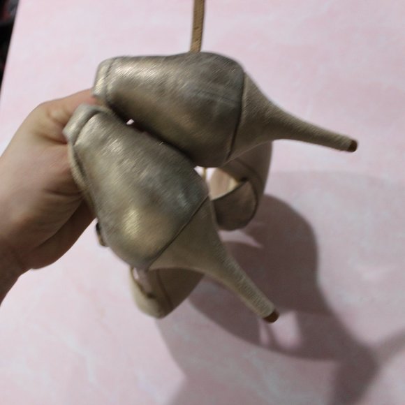 Isaac Mizarhi Gold Lovely Cutout Peep Toe Heels - Picture 9 of 9